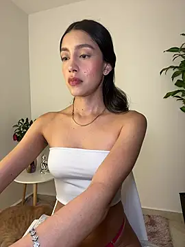 Snapshot of SelenaStone chatting on February 24, 2025, 10:47 pm SelenaStone online show from February 24, 2025, 10:47 pm