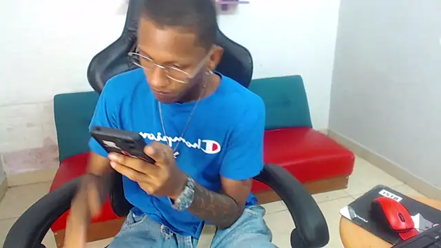 ManSant online show from November 15, 2025, 4:36 pm