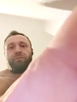 geilehure26 online show from November 3, 2025, 11:26 pm