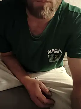 geilehure26 online show from November 16, 2025, 8:58 pm