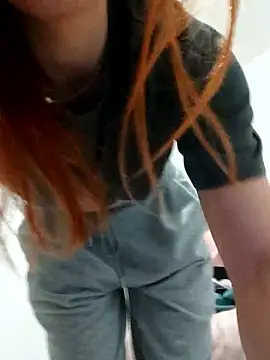 Snapshot of clara-francaise chatting on January 12, 2026, 4:34 pm clara-francaise online show from January 12, 2026, 4:34 pm