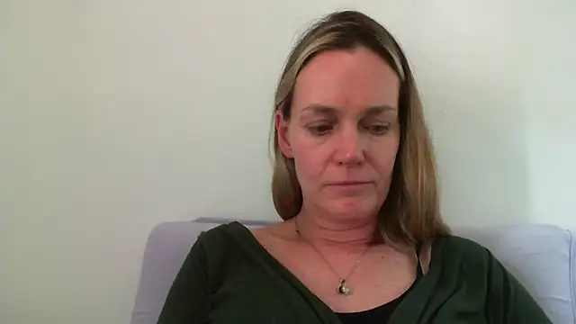 Annylove1 online show from January 21, 2025, 6:12 pm