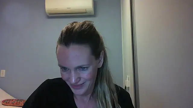 Annylove1 online show from October 5, 2025, 12:31 am