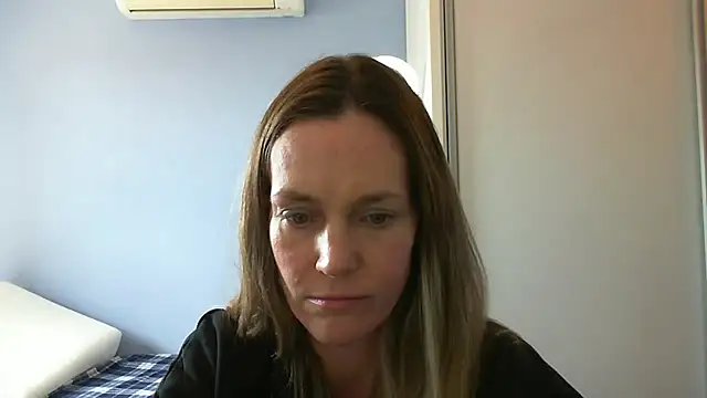 Snapshot of Annylove1 chatting on October 22, 2025, 5:13 pm Annylove1 online show from October 22, 2025, 5:13 pm