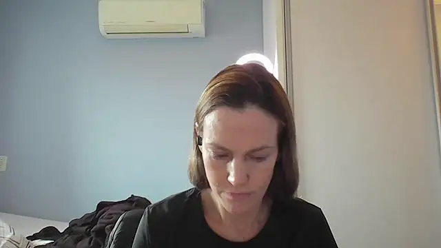 Annylove1 online show from November 14, 2025, 11:53 am