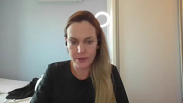 Snapshot of Annylove1 chatting on November 21, 2025, 2:49 pm Annylove1 online show from November 21, 2025, 2:49 pm