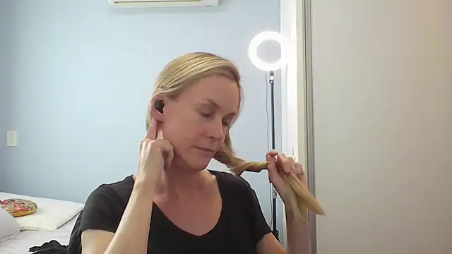 Annylove1 online show from January 8, 2026, 4:31 pm