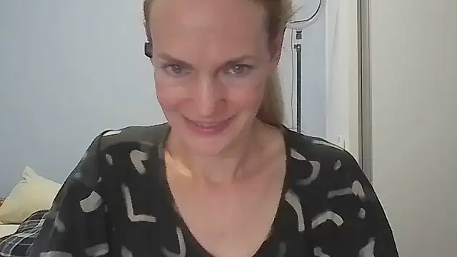 Annylove1 online show from March 26, 2026, 12:39 am