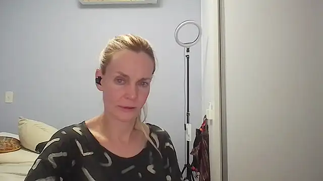 Annylove1 online show from March 28, 2026, 12:10 am