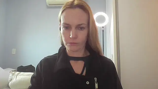Annylove1 online show from May 28, 2026, 10:45 am