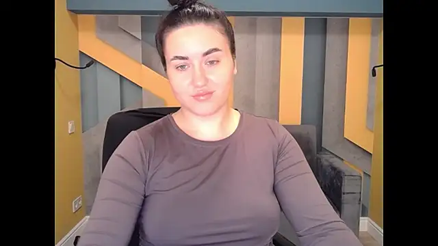 Roxie Bradley online show from December 7, 2024, 7:38 am