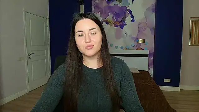 Roxie Bradley online show from December 11, 2024, 7:09 am