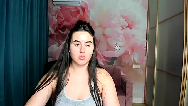 Roxie Bradley online show from December 15, 2024, 12:51 am