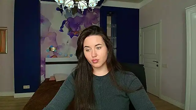 Roxie Bradley online show from December 18, 2024, 7:26 am