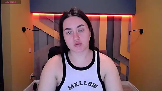 Roxie Bradley online show from December 21, 2024, 6:52 am