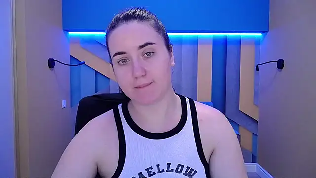 Roxie Bradley online show from December 22, 2024, 10:28 am