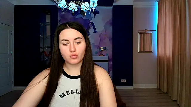 Roxie Bradley online show from February 7, 2025, 7:29 am