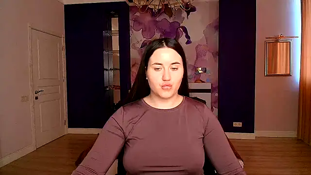 Roxie Bradley online show from March 18, 2025, 9:52 am