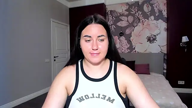 Roxie Bradley online show from September 9, 2025, 5:51 am