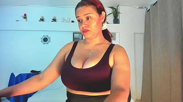 Sinthia Collins online show from April 17, 2026, 2:14 am