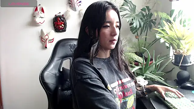 Snapshot of cat_salo chatting on February 15, 2026, 3:42 pm cat salo online show from February 15, 2026, 3:42 pm