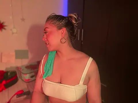 Im sophiie online show from January 3, 2025, 8:54 am