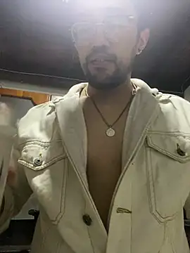 Im sophiie online show from February 10, 2025, 5:47 am