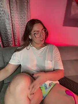 Im sophiie online show from March 11, 2025, 9:13 am