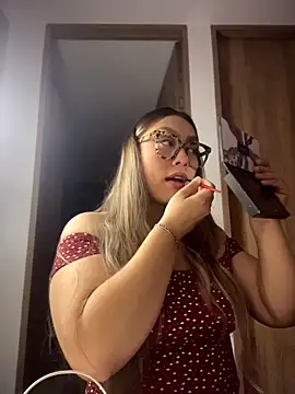 Im sophiie online show from March 26, 2026, 6:41 am