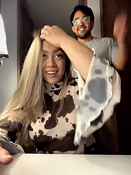 Im sophiie online show from April 4, 2026, 6:44 am