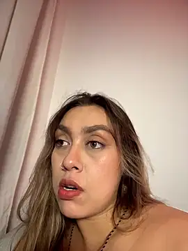 Snapshot of Im_sophiie chatting on May 30, 2026, 8:33 am Im sophiie online show from May 30, 2026, 8:33 am
