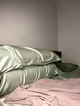  yisela  online show from November 9, 2025, 11:47 pm