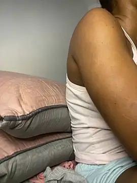  yisela  online show from February 7, 2026, 1:31 am