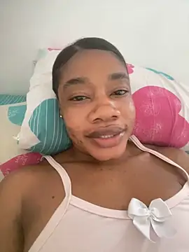  yisela  online show from April 12, 2026, 9:31 pm