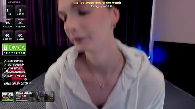 Snapshot of Lee_Loo chatting on May 19, 2026, 4:02 pm Lee Loo online show from May 19, 2026, 4:02 pm