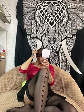 Snapshot of Boonny_Boo01 chatting on April 17, 2026, 1:47 pm Boonny Boo01 online show from April 17, 2026, 1:47 pm