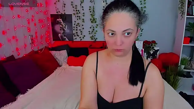 Snapshot of DarlingMilf chatting on February 21, 2025, 7:21 pm DarlingMilf online show from February 21, 2025, 7:21 pm