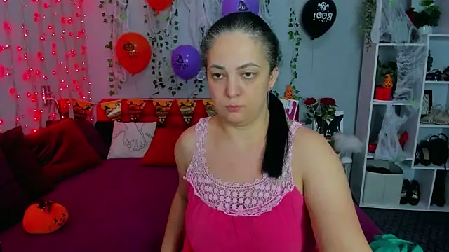 Snapshot of DarlingMilf chatting on November 2, 2025, 5:26 pm DarlingMilf online show from November 2, 2025, 5:26 pm