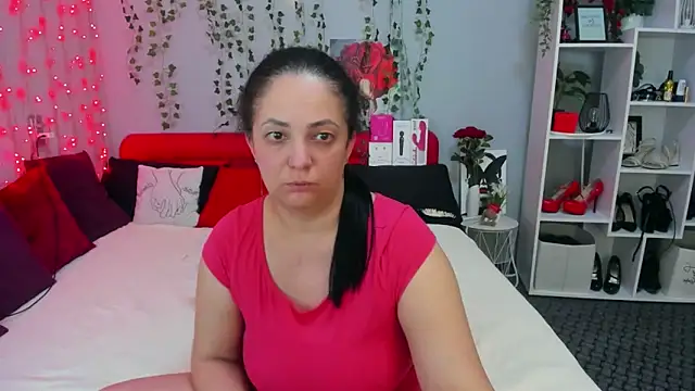 Snapshot of DarlingMilf chatting on November 23, 2025, 7:24 pm DarlingMilf online show from November 23, 2025, 7:24 pm