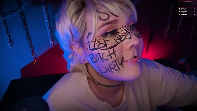 Snapshot of Laura_takint chatting on March 10, 2025, 7:07 pm Laura takint online show from March 10, 2025, 7:07 pm