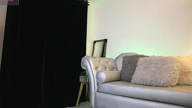 Valeriestyle online show from November 3, 2025, 4:25 am