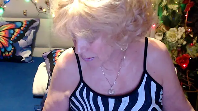 HappyWomanOn online show from May 9, 2026, 9:20 pm