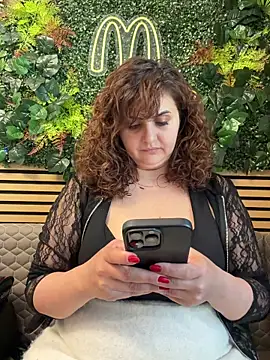 AnneKane online show from April 16, 2026, 5:41 am