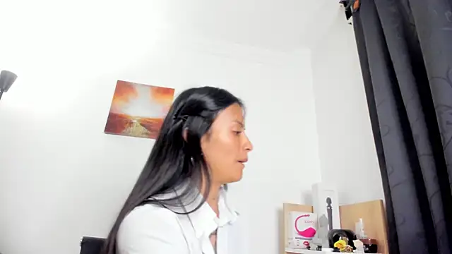 nia  white online show from February 20, 2026, 12:07 am