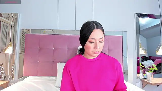 Snapshot of Ahincale chatting on November 10, 2025, 7:35 pm Ahincale online show from November 10, 2025, 7:35 pm