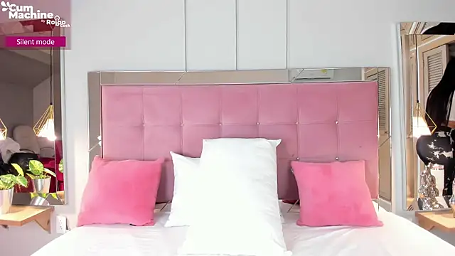 Snapshot of Ahincale chatting on December 1, 2025, 7:52 pm Ahincale online show from December 1, 2025, 7:52 pm