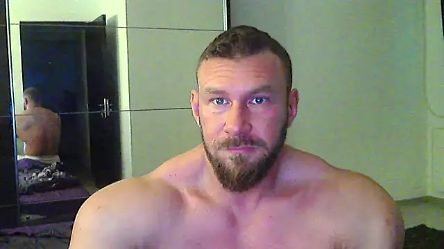 muscularkevin online show from May 3, 2026, 3:45 am