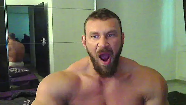 muscularkevin online show from May 10, 2026, 1:38 pm