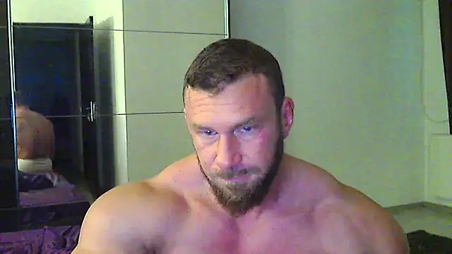 muscularkevin online show from May 11, 2026, 3:34 am