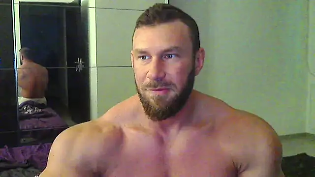 muscularkevin online show from May 13, 2026, 3:48 am